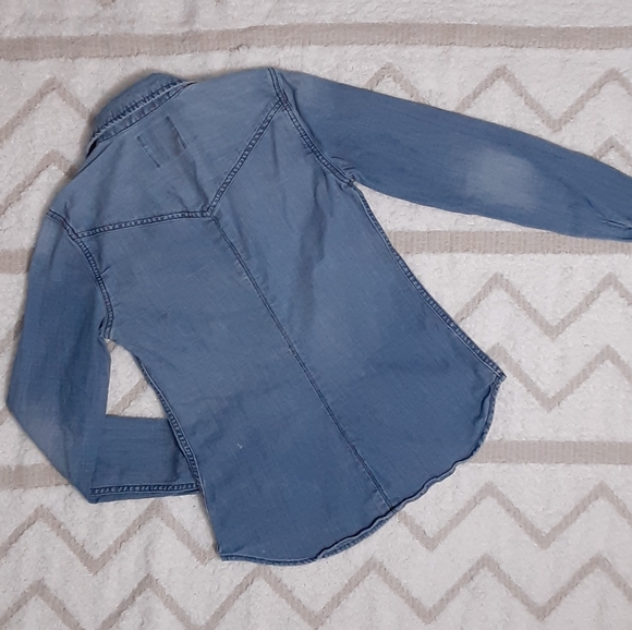 American Eagle Denim Button Down - Picture 3 of 5